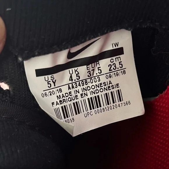 Nike Black and Red Sneakers Size 5Y - Picture 5 of 14